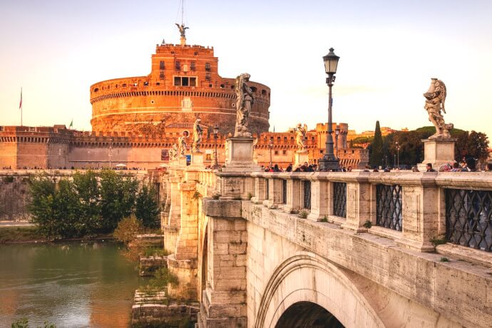 THE MOST BEAUTIFUL ITALIAN CASTLES
