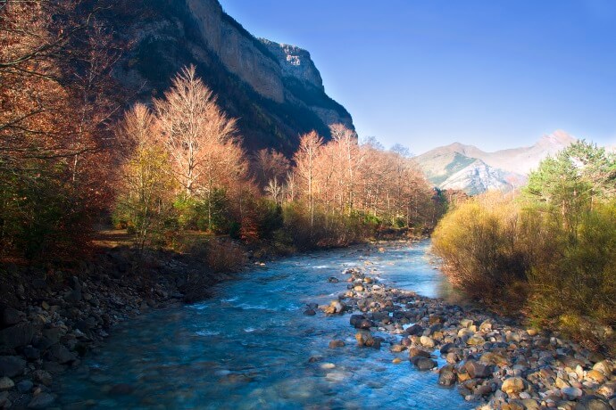 2 - Navarre and Aragon Two hidden treasures in the border of the Pyrenees