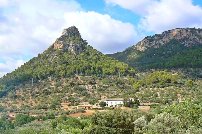 3 - Drive the Scenic Serra de Tramuntana-1