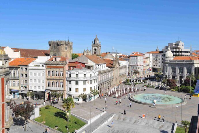 4 - Lively Atmosphere