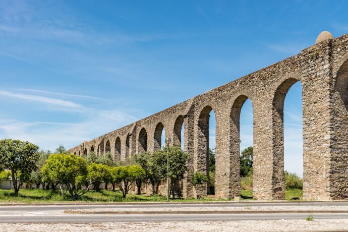8 - Wander through the streets, forests and farms along the aqueduct