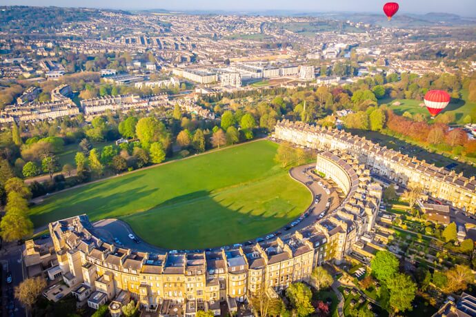 The Royal Crescent and its Georgian architecture in Bath.
