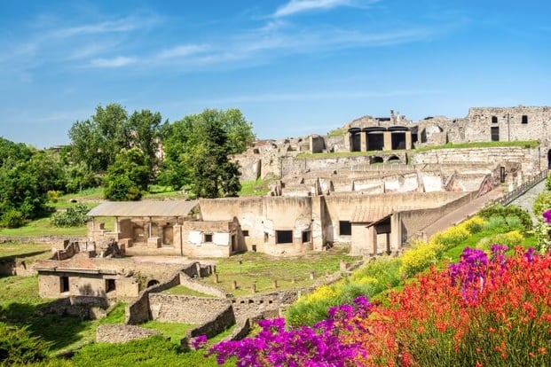 Delve in the past in the ruins of Pompeii