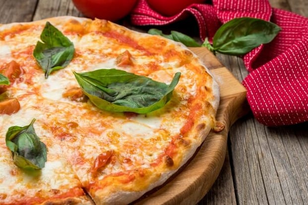Learn how to make Neapolitan pizza