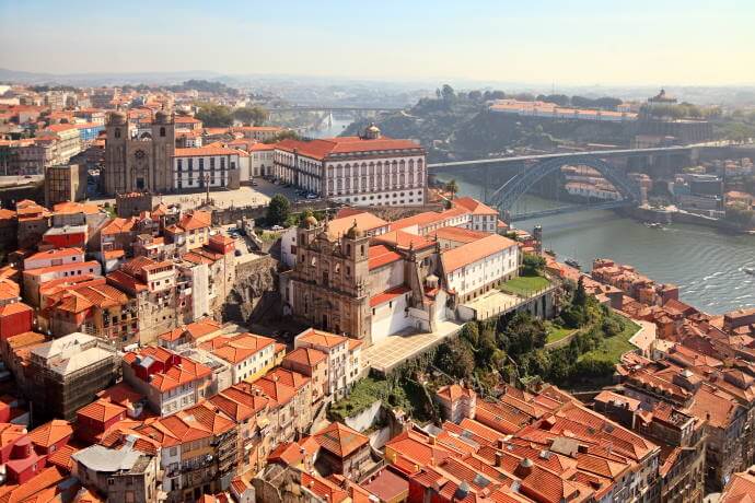 View of Porto's historical skyline with attention to the Sé Cathedral and the D. Luis Bridge