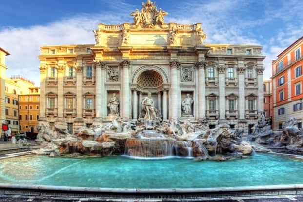 Toss a coin at Fontana di Trevi