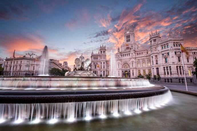 Palacio de Cibeles and the Fuente de Cibeles