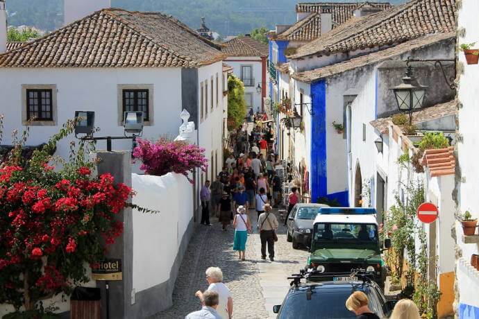 Stroll down the main street, Rua Direita