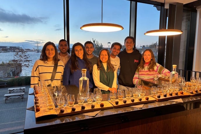 Tourtailors Team at a whisky distillery in Glasgow