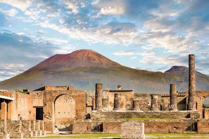 A tour to the vulcano and the amazing Pompeii