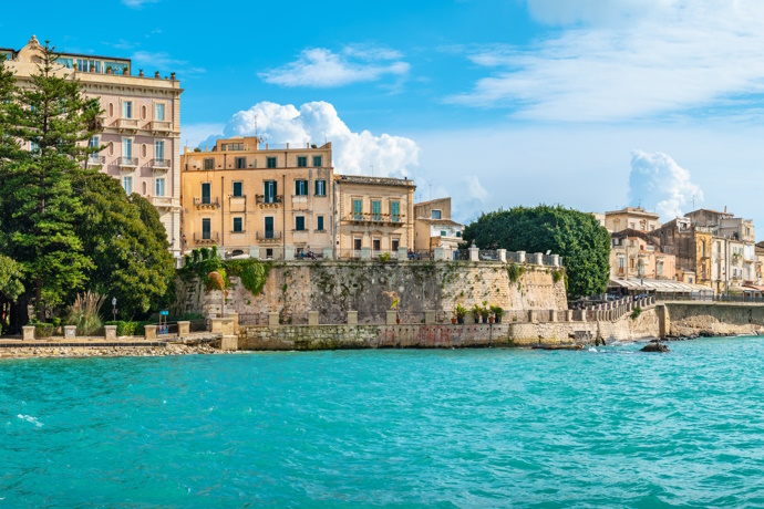 Mathematical revolution in scenic Syracuse-1