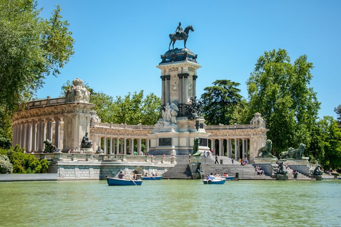 Monument and boating lake in El Retiro Park, one of Madrid’s most iconic green spaces.