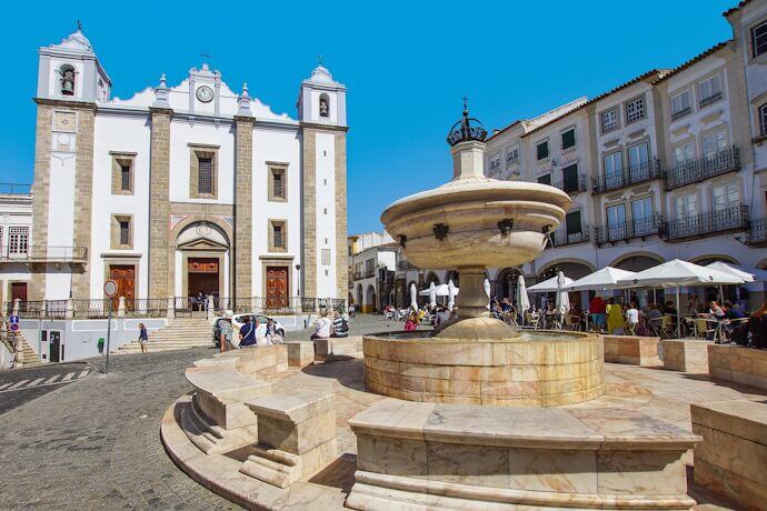 People in Giraldo Square in Évora, Alentejo