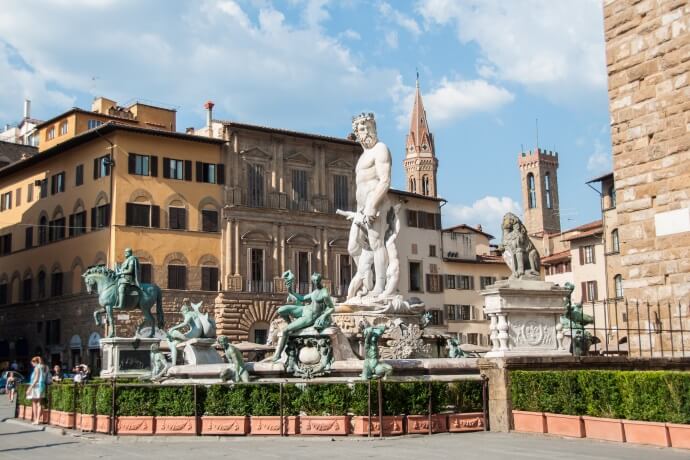 Walk around Piazza della Signoria