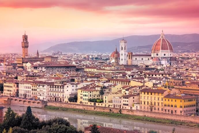 Watch the sunset in Piazzale Michelangelo