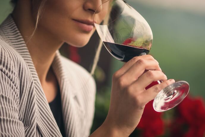 A close moment of tasting local Alentejo wines surrounded by vineyard scenery.