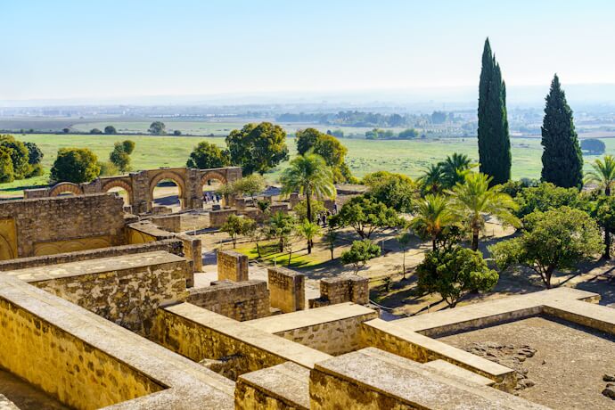 2 - Proximity to a stunning Andalusias Moorish town