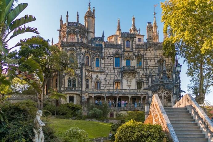 10 STUNNING LOCATIONS IN PORTUGAL FOR THE ROMANTIC IN YOU